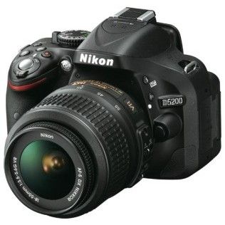 Nikon D5200 (Black) + 18-55mm